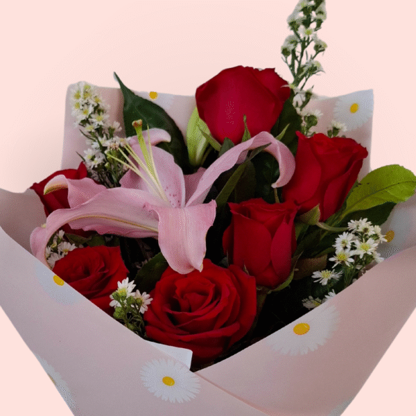 Romance de Aurora» – Rosas Rojas & Lirio Rosa - Imagen 2