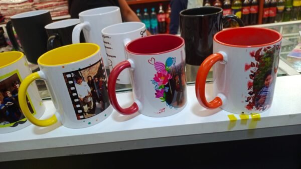 Taza 11 onzas con fondo y asa de color